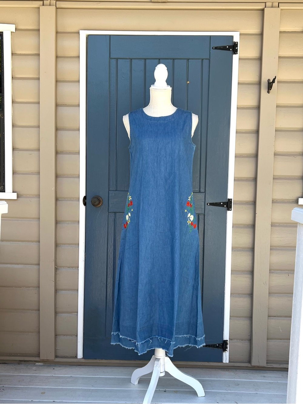 NWT Noracora Floral Embroidered Denim Dress Sleeveless Maxi Boho Size Small